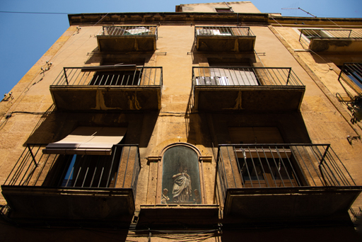 facade of a building in Tarragona © Patrick Forian